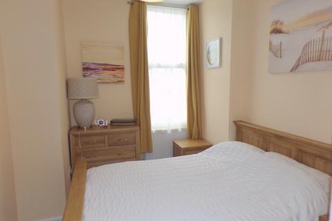 2 bedroom flat to rent, Merrist Court, Douglas Avenue, Exmouth