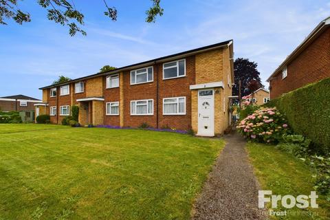 2 bedroom maisonette to rent, Staines Road, Staines-upon-Thames, Surrey, TW18