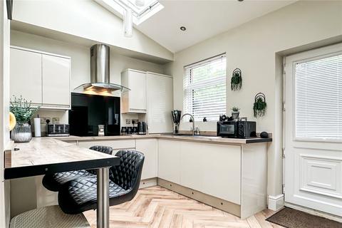 2 bedroom terraced house for sale, Whitegate Lane, Chadderton, Oldham, OL9