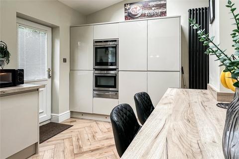 14 Whitegate Lane, Chadderton, Oldham, OL9 8LS