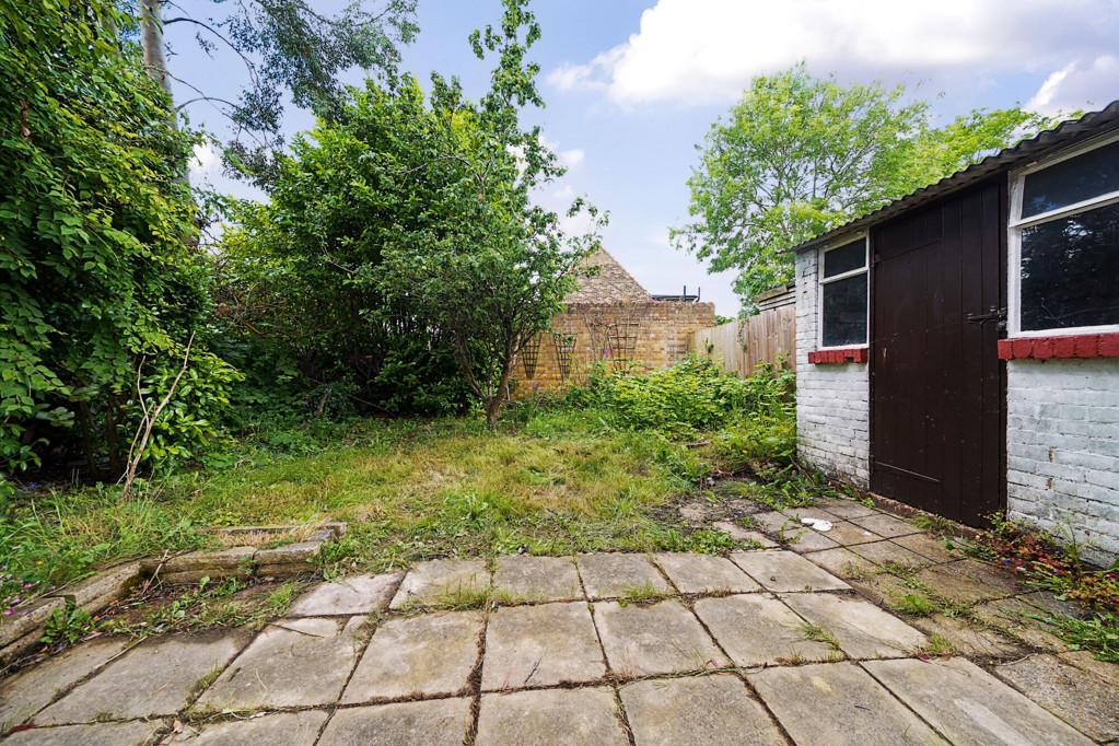 River Close, Ruislip, Middlesex 4 bed end of terrace house £500,000