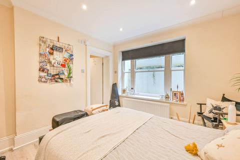 3 bedroom maisonette to rent, High Street, Hornsey, London, N8