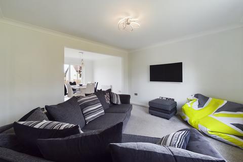 35 School Field Road, Rattray, Blairgowrie, PH10 7FD