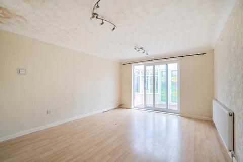 2 Fincham Close, Ickenham, Uxbridge, UB10 8TP