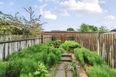 2 Fincham Close, Ickenham, Uxbridge, UB10 8TP
