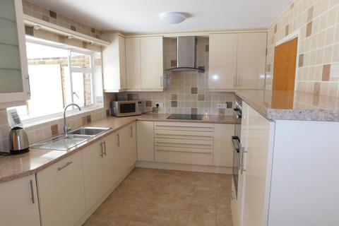 4 bedroom detached house to rent, Marshall Road, Gillingham ME8