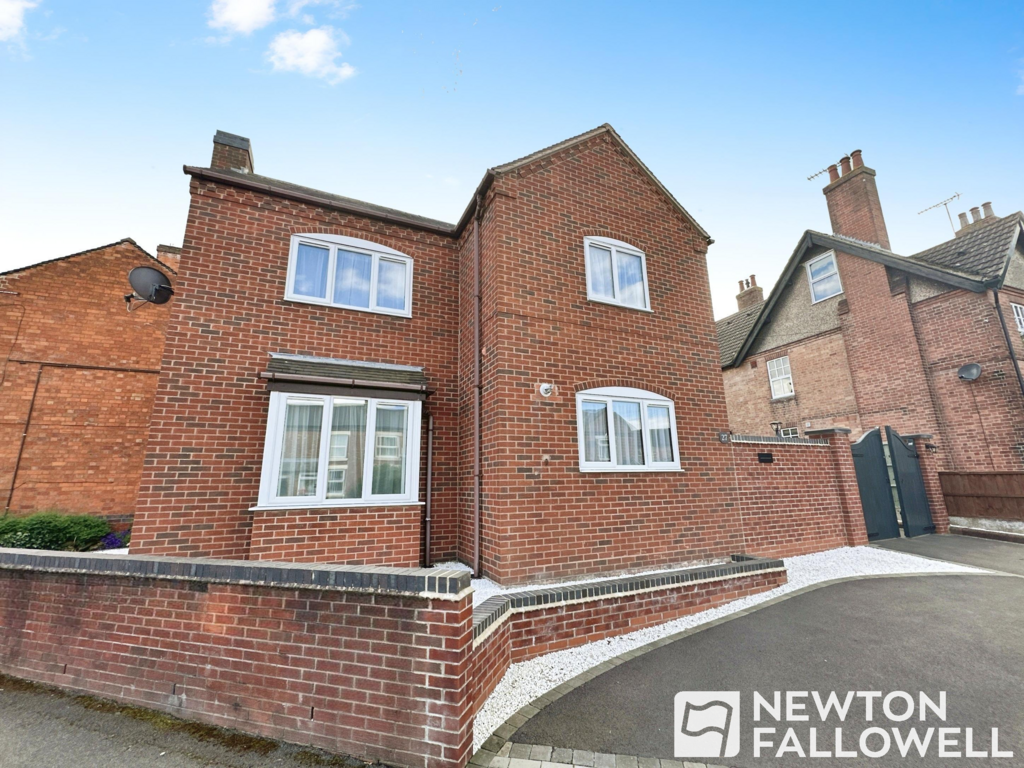 The Green, Stretton, BurtononTrent... 2 bed detached house for sale
