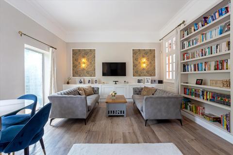 3 bedroom flat for sale, Kings Yard, Prince Albert Drive, Ascot, Berkshire, SL5