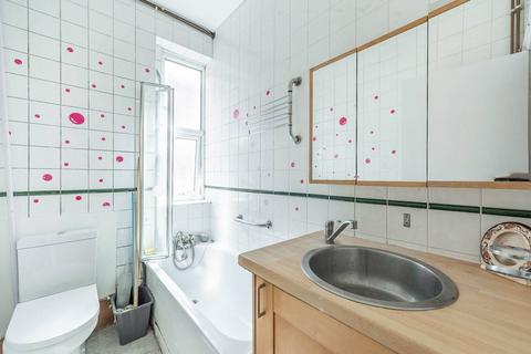Flat 2, 42 Welldon Crescent, Harrow, HA1 1QR