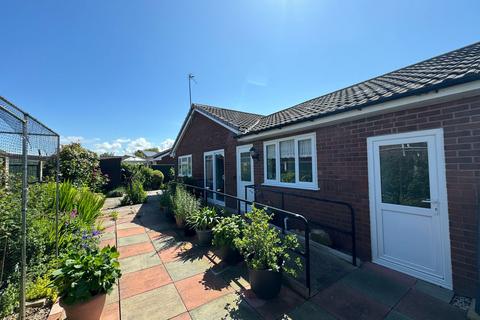 4 bedroom detached bungalow for sale, Ffordd Craiglun, Kinmel Bay, Conwy LL18 5JL