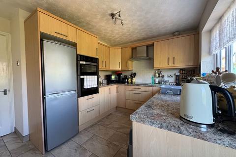 4 bedroom detached bungalow for sale, Ffordd Craiglun, Kinmel Bay, Conwy LL18 5JL