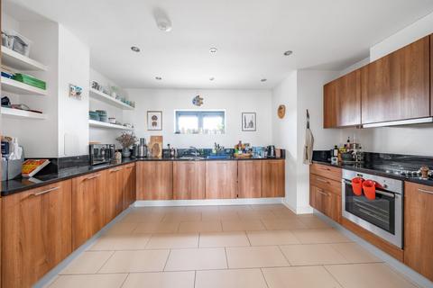 2 bedroom apartment for sale, Larden Road, London