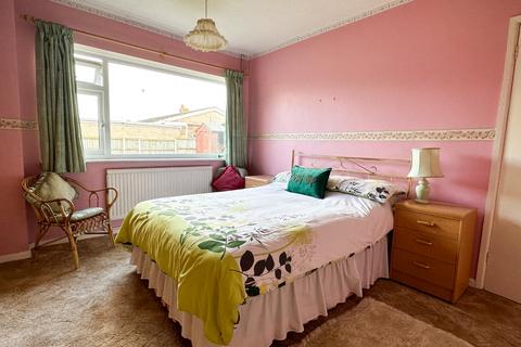66 Cedar Drive, Attleborough, NR17 2HN