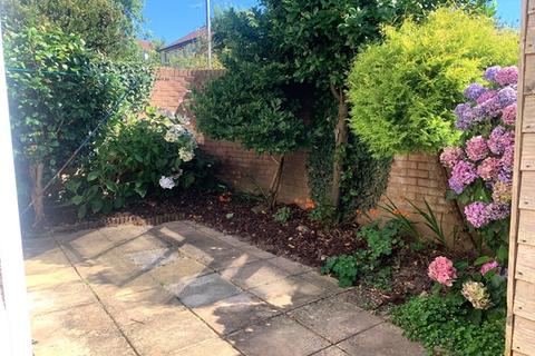 27 Blackthorn Close, Honiton, EX14 2XZ