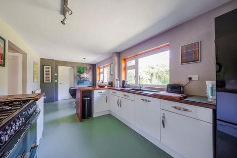 4 Sandy Close, Woking, GU22 8BQ
