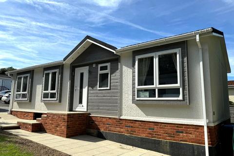 2 bedroom mobile home for sale, Limit Home Park, Berkhamsted HP4