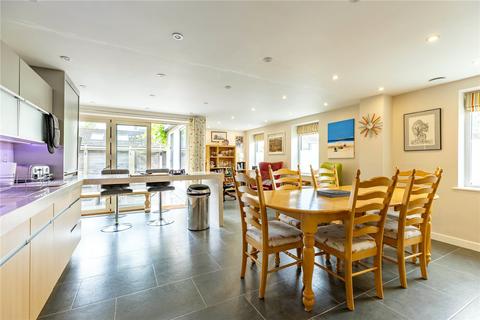 8 Blake Road, Cirencester, GL7 2EG