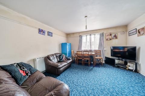 2 bedroom flat for sale, Parsonage Road, Grays, RM20 4AW