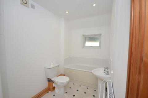 2 bedroom flat to rent, Hallgate, Cottingham HU16
