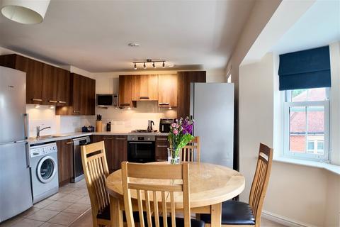 2 bedroom flat for sale, St. Gabriels, Wantage OX12