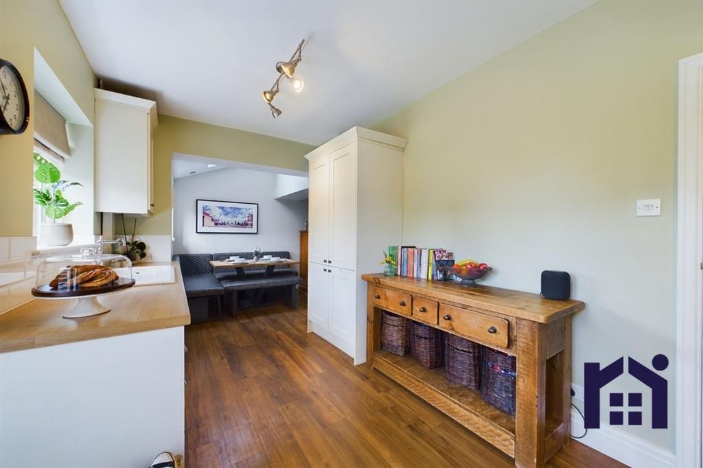 Dining kitchen