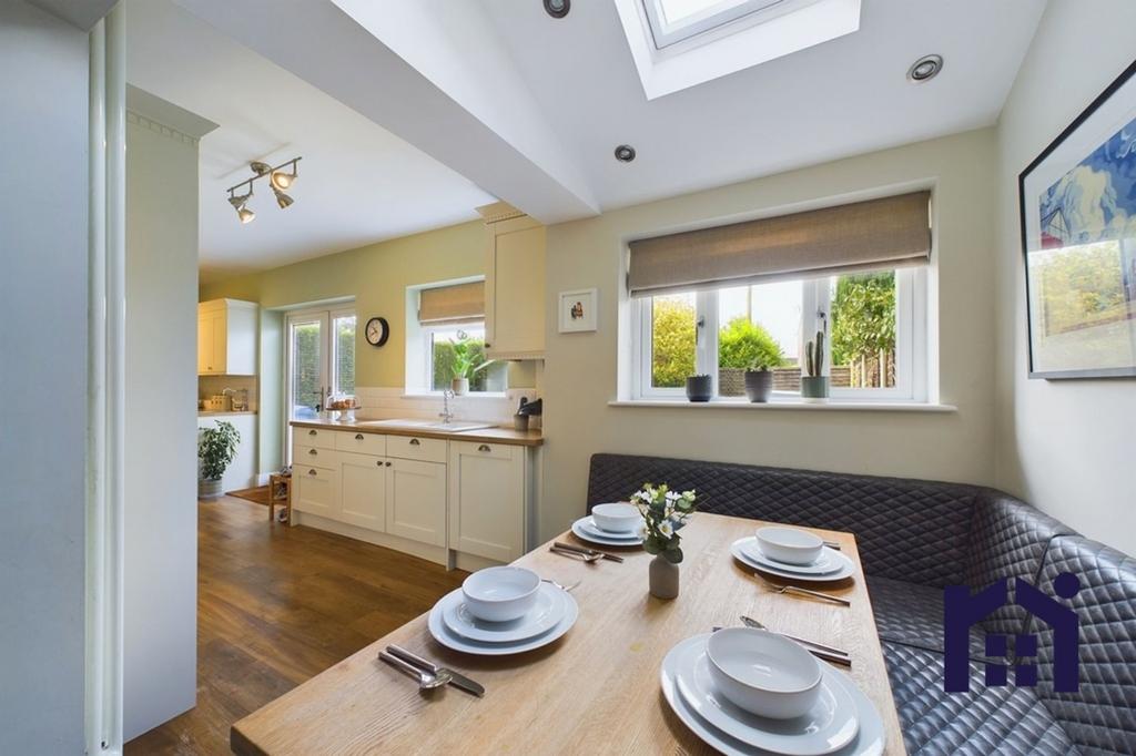 Dining kitchen