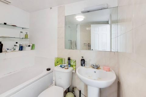 3 bedroom flat to rent, Emperor's Gate, South Kensington, London, SW7