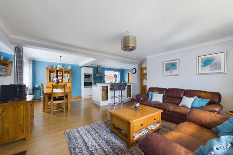 Cattilla, 2 Castle Road, Alford, AB33 8EG