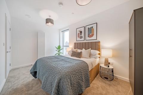 2 bedroom flat to rent, Woodlands Avenue Acton W3