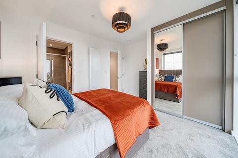 2 bedroom flat to rent, Woodlands Avenue Acton W3