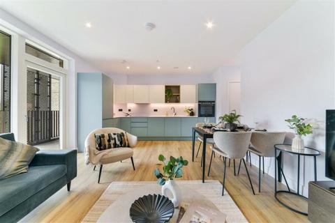 2 bedroom maisonette to rent, Manor & Braganza, Kennington, London, SE17