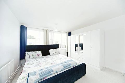 22 Cheshire Close, Mitcham, CR4 1XF