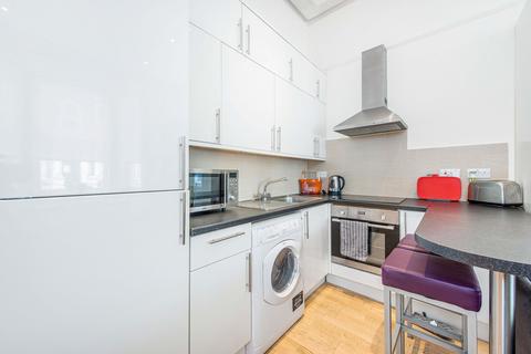 2 bedroom flat to rent, Westgate Terrace Chelsea SW10