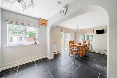 4 bedroom village house for sale, Walnut Close, Rode, BA11