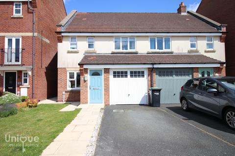 Windward Avenue, Fleetwood, FY7