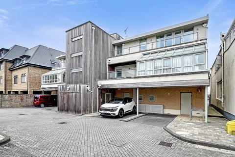 1 bedroom flat for sale, Lymington Road, Highcliffe, Dorset. BH23 5EB