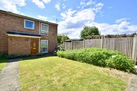 3 bedroom terraced house for sale, Hollybush Close, Thurnby Lodge, Leicester, LE5