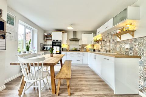 16 Bedale Road, Castleford, WF10 5GL