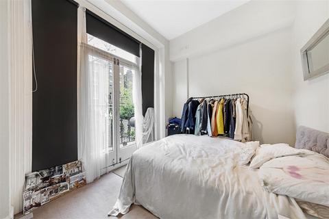 2 bedroom flat to rent, Gwendwr Road, W14