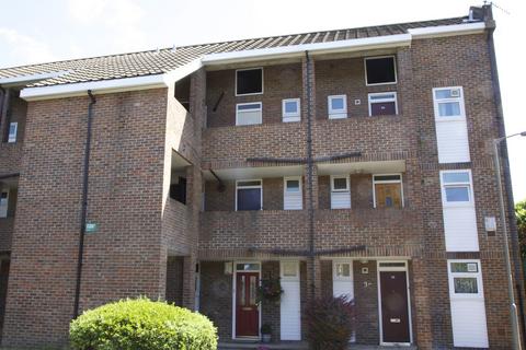 1 bedroom flat to rent, Willow Tree Close, EARLSFIELD SW18