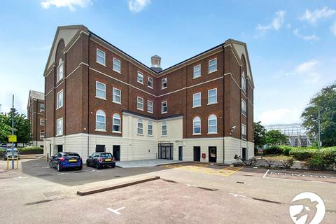 2 bedroom flat to rent, Quayside, Chatham Maritime, Chatham, Kent, ME4