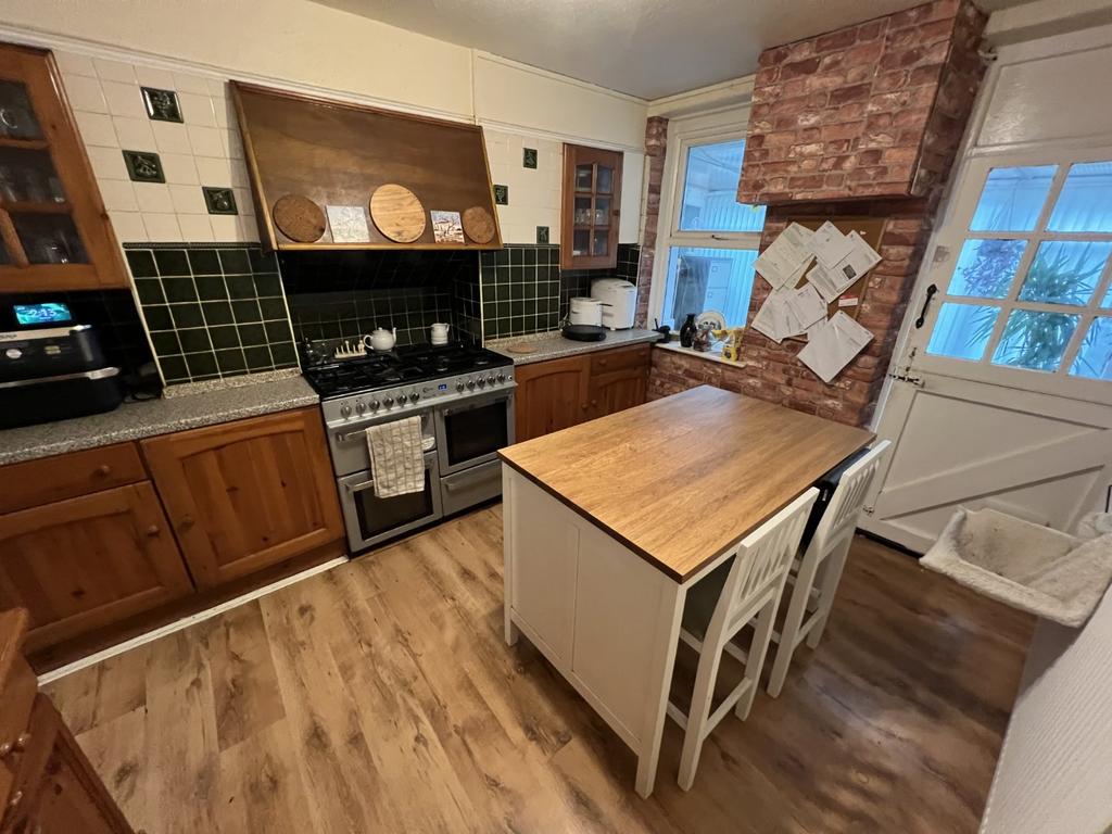 Kitchen/Dining Area