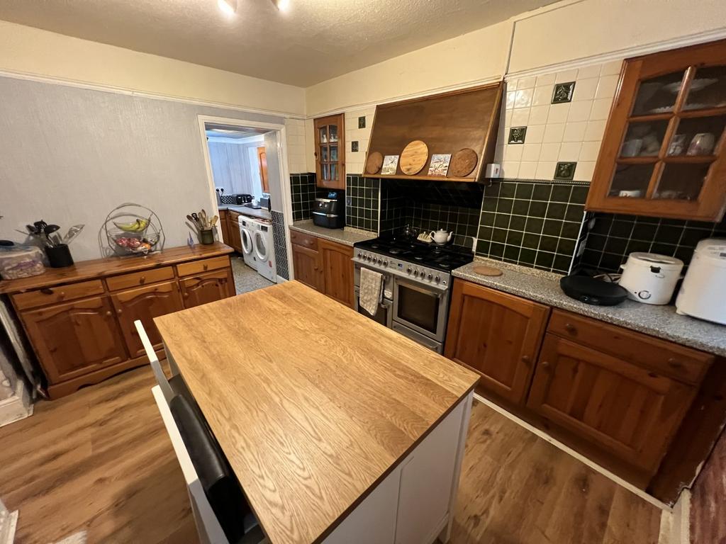 Kitchen/Dining Area