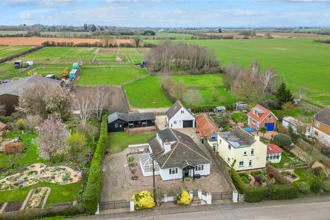 4 bedroom bungalow for sale, Chapel Street, Haconby, Bourne, Lincolnshire, PE10