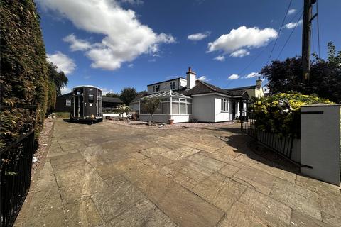 4 bedroom bungalow for sale, Chapel Street, Haconby, Bourne, Lincolnshire, PE10