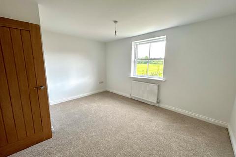 3 bedroom detached house to rent, Wrenham Vale, Pocklington, YO42 2WS