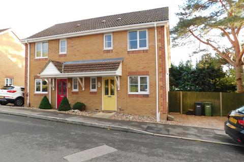 2 bedroom semi-detached house to rent, Sunnyfield Rise, Bursledon, Southampton, Hampshire. SO31 8FA