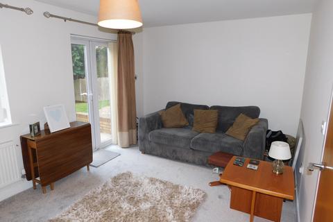 2 bedroom semi-detached house to rent, Sunnyfield Rise, Bursledon, Southampton, Hampshire. SO31 8FA