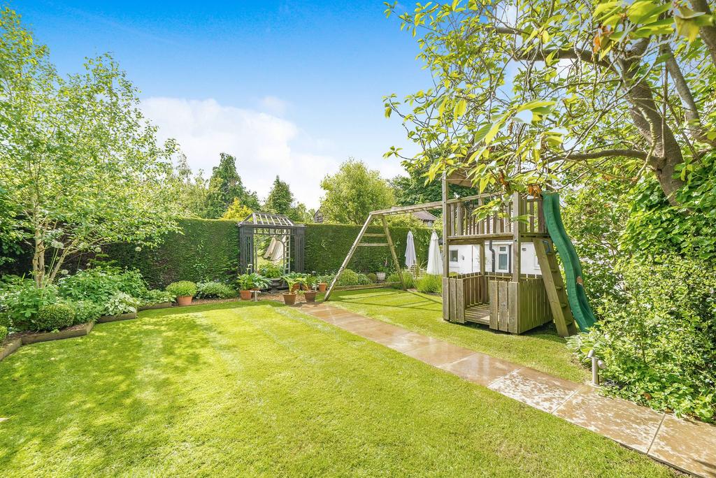 Queens Road, Harrogate, HG2 3 bed apartment for sale £895,000