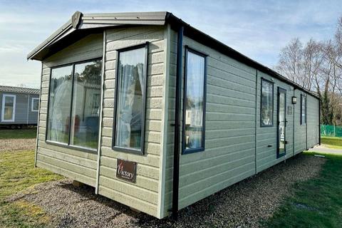 2 bedroom static caravan for sale, Broadlands Park and Marina, , Oulton Broad NR33